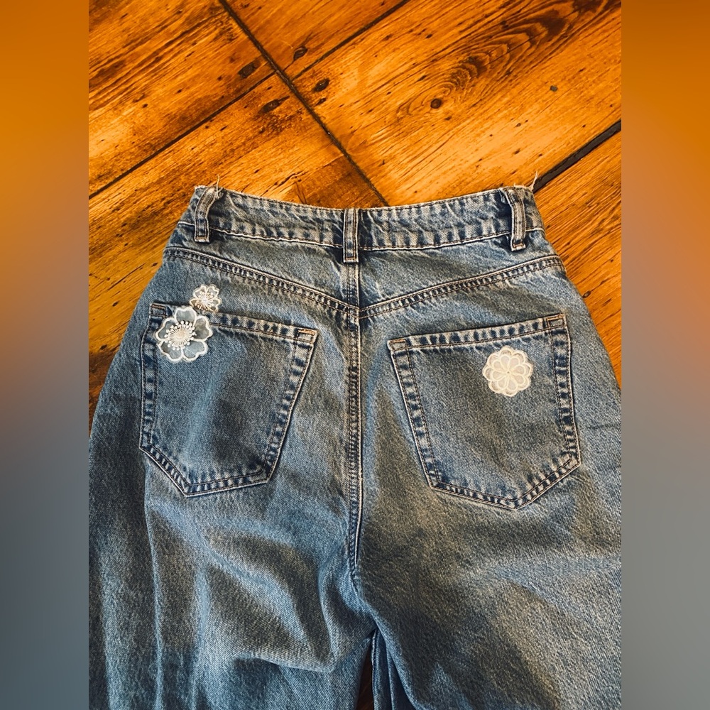 Wide legs and high waist jeans